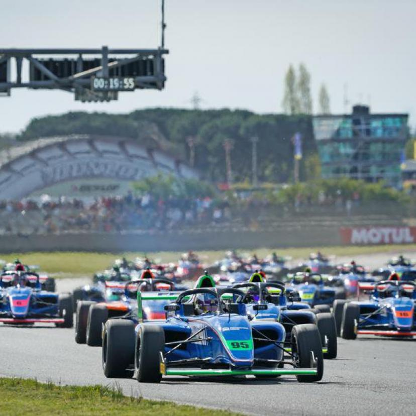 Percy Wolff 🇫🇷🇮🇳 tweet media