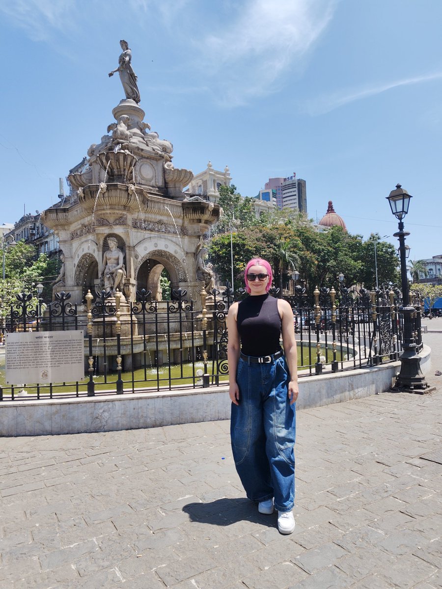 Olly Esse tweet media