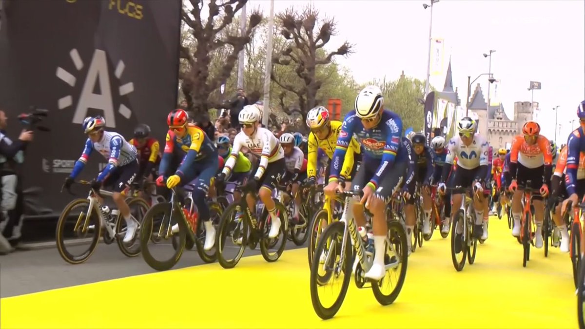 Remco, Mads, Tadej, Wout and Mathieu in the first line at the start, incredible image. 😍 How many victories together?

#RVV26