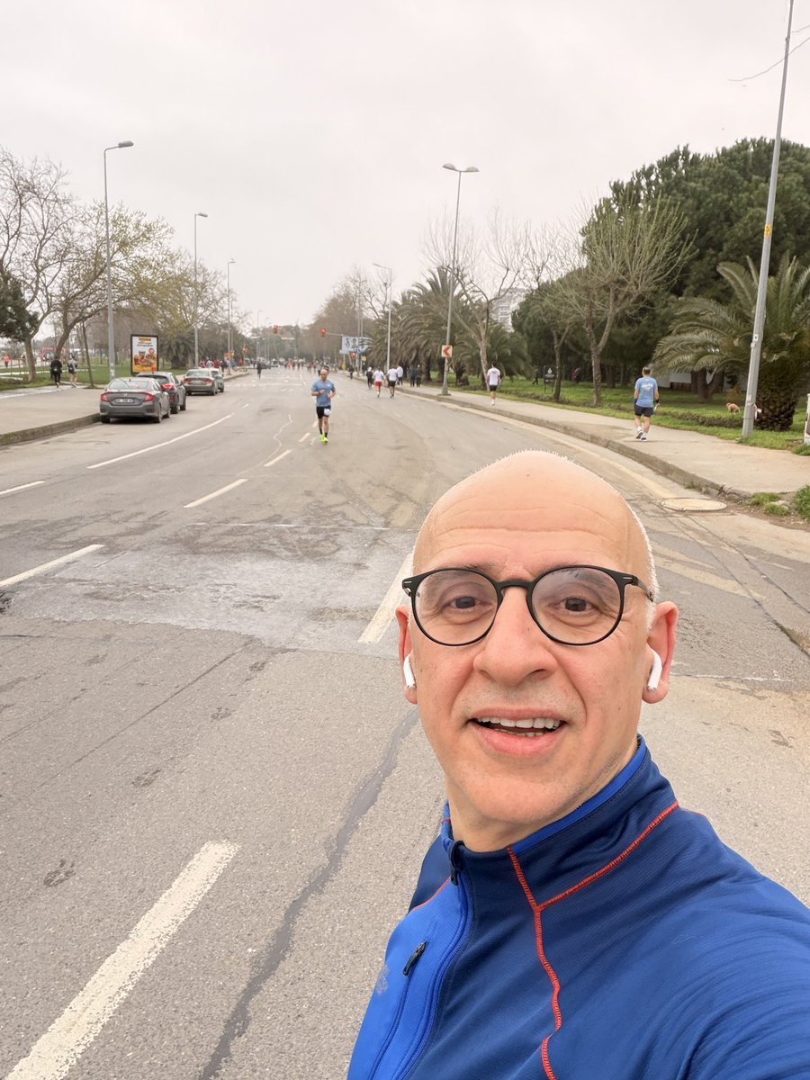 🏃‍♂️ Bazı koşular sadece mesafe kat etmek için değil, bir duruşu selamlamak içindir.

🫵 Dün sahada çarpışan 11 aslana ve sönmeyen ateşimiz taraftara selam olsun; bu 12 kilometre sizin için! <a href="/Trabzonspor/">Trabzonspor</a> #trabzonspor #trabzon