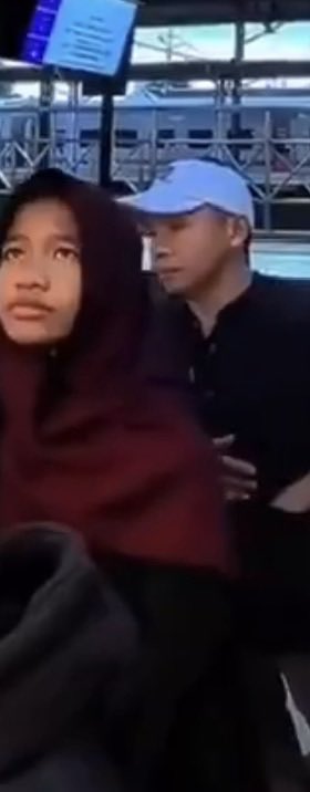 gluluk's tweet photo. @somexrecom Salfok sama mbak yg lagi ngantri ini.
“mungkin hanya perasaanku saja” https://t.co/5SeqXG6fey