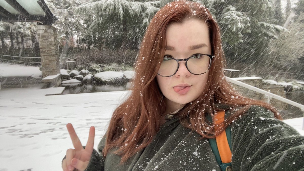 ★ Holly is a star tweet media