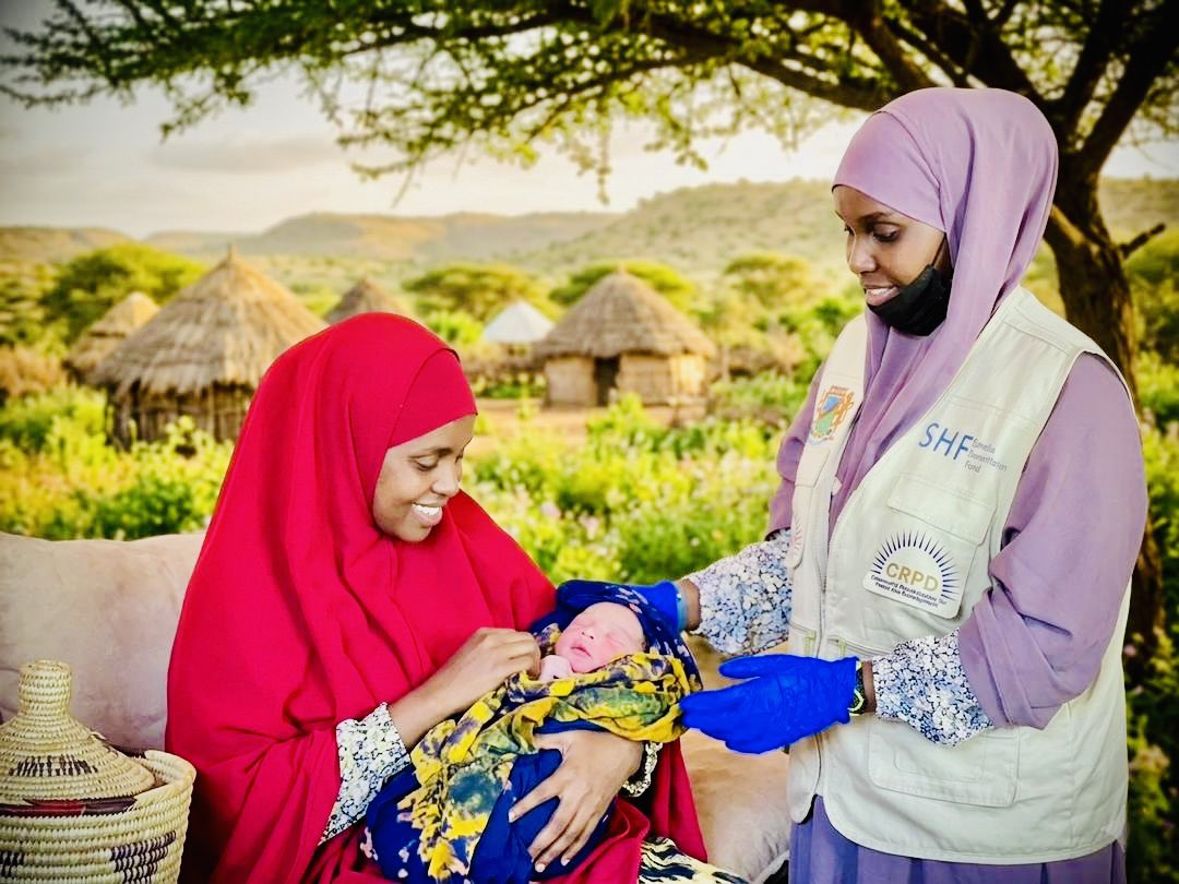 CrpdSomalia2010's tweet photo. In #Qansaxdheere, communities continue to face significant challenges every day.

With the support of @shf_somalia , #CRPD is on the ground providing critical support and working hand-in-hand with communities to save lives and rebuild communities.

Every life matters.

#Somalia https://t.co/dxlQUXswPf
