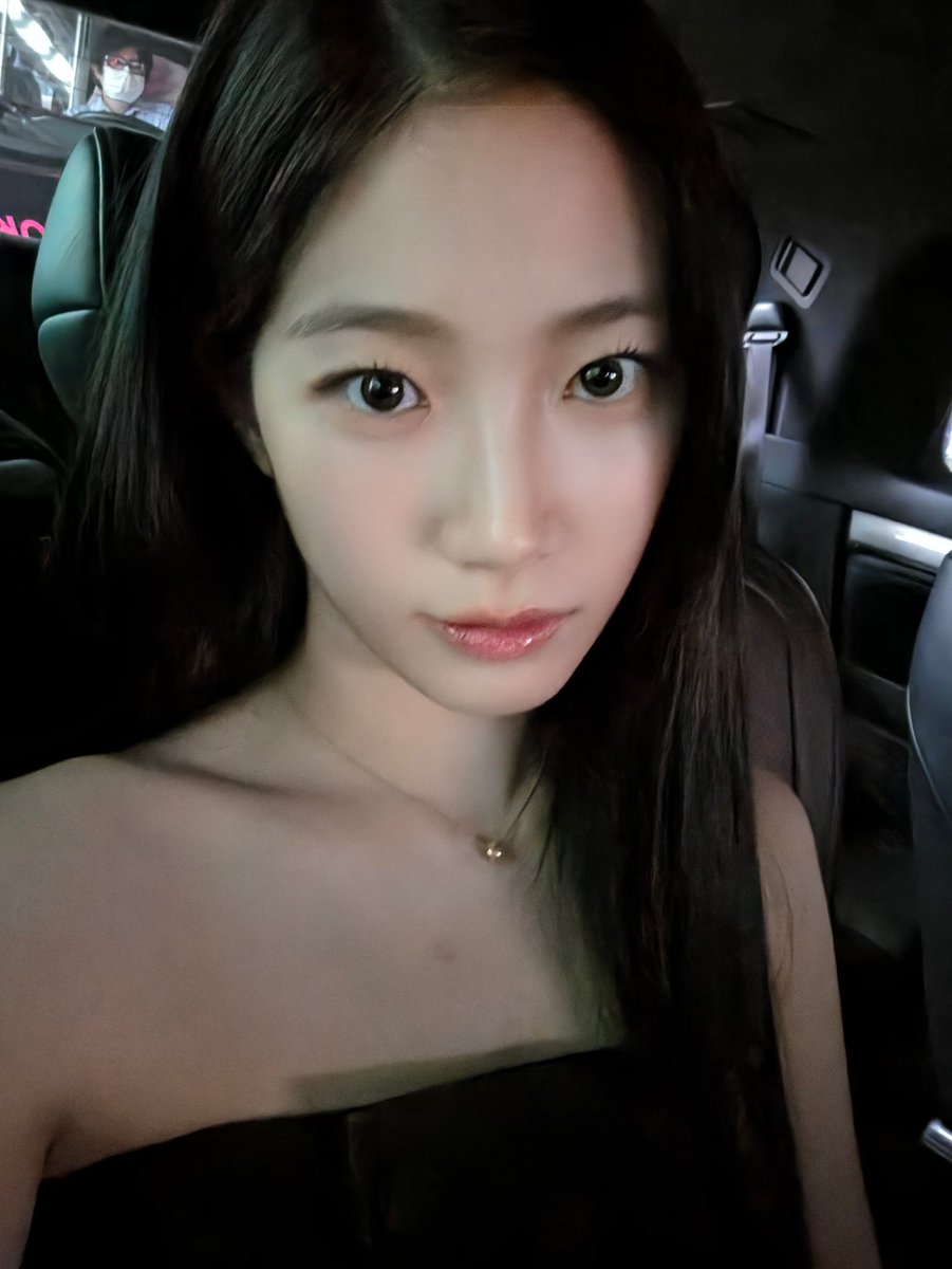 le sserafim pics tweet media