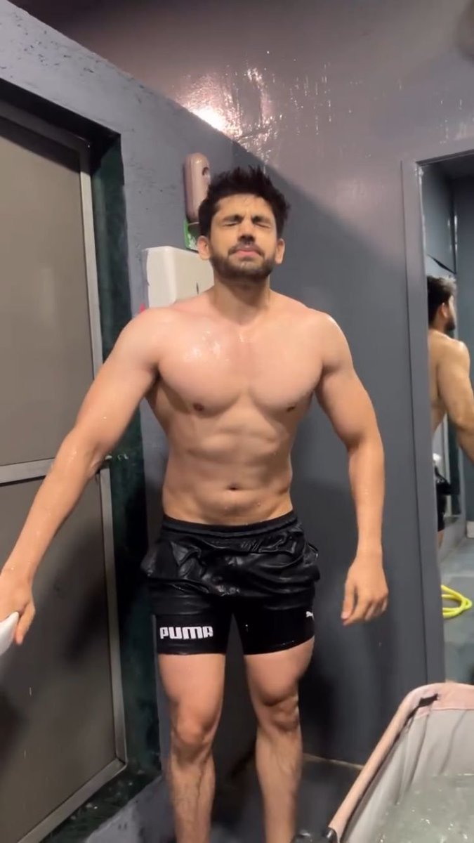 Avinash Mishra in shorts 🔥🤤💦