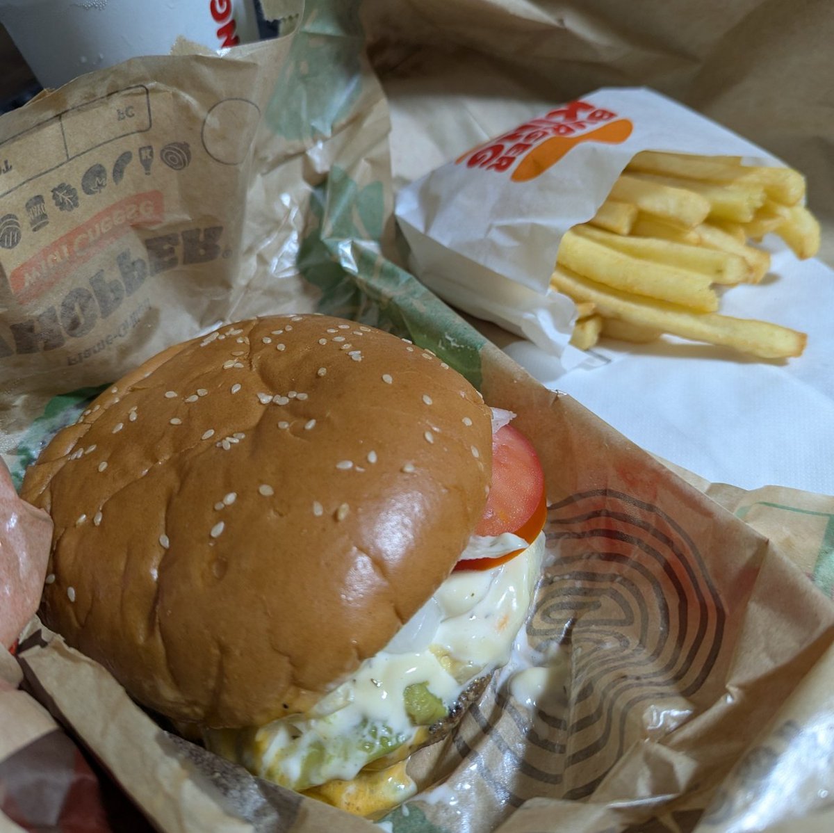 チーズクリーミーマヨアボカドワッパーだ！ 
#なーはーごはん