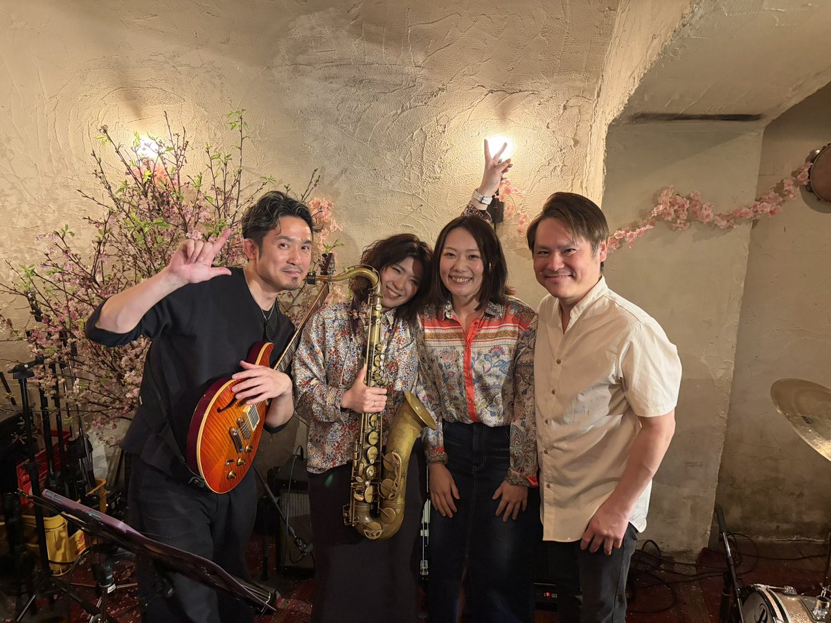 小林真理子 MarikoKobayashi tweet media