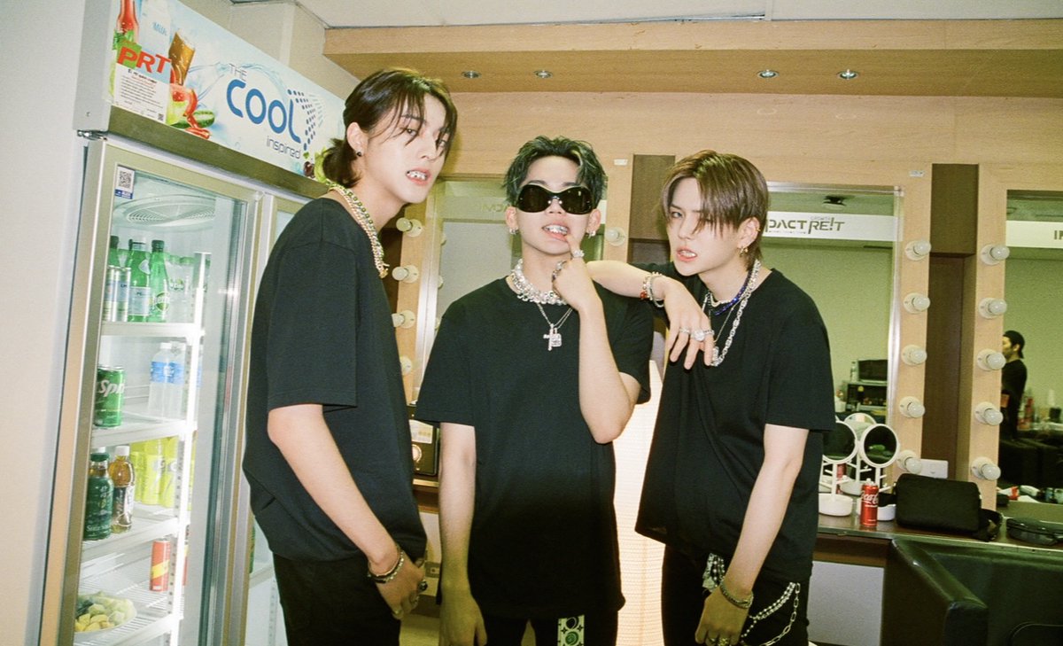 TREASURE tweet media