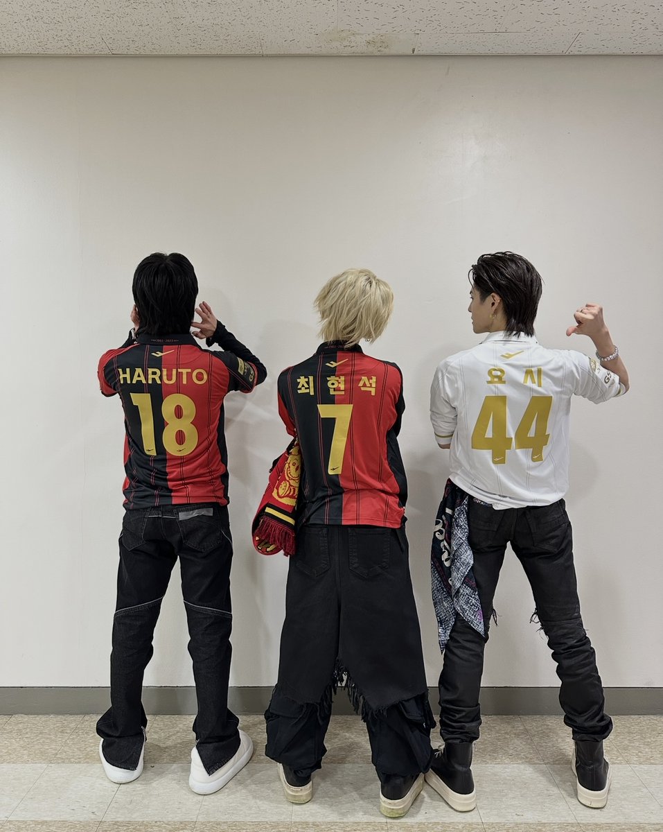 TREASURE tweet media