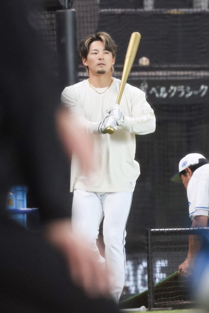 hmbba28's tweet photo. 20260405 エスコン
練習見学

まっしろの天使が舞い降りたᵕ ̫ ᵕ̩̩♡

白すぎて消えちゃうかと思った…🚰 ·̫🚰

#水野達稀 選手
#lovefigters https://t.co/ztGr5815sx