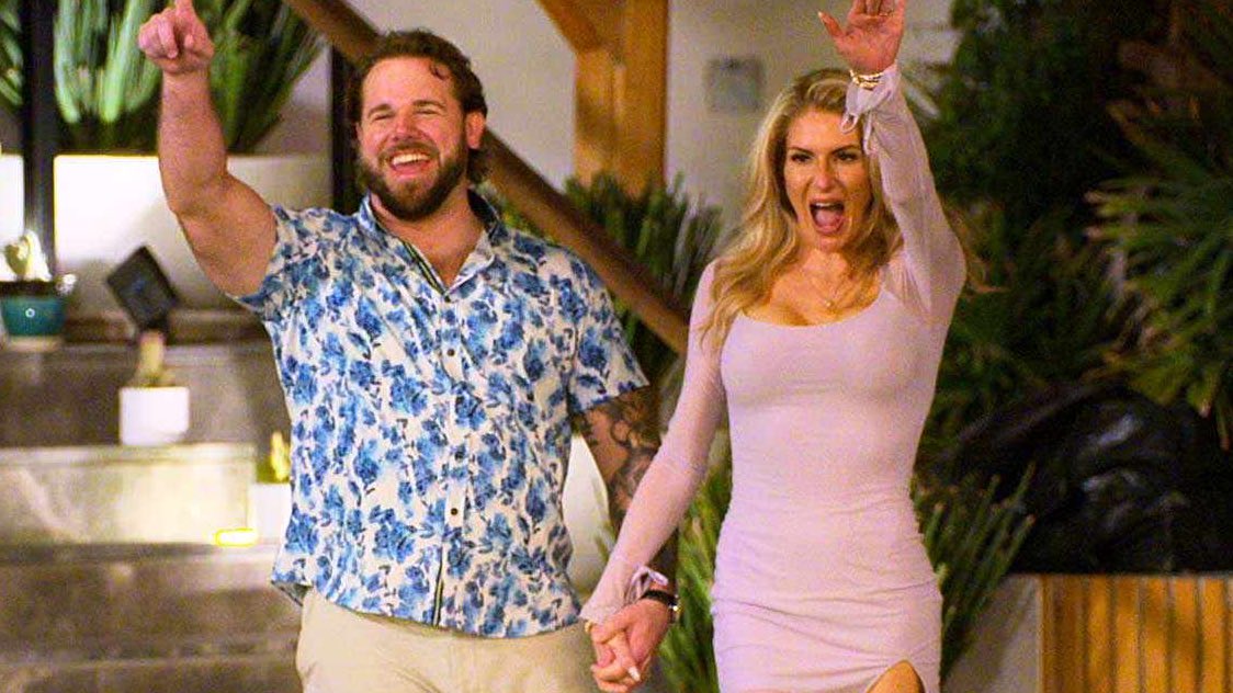 TheBigBroTea's tweet image. Jordan from Love is Blind Ohio hard launched his new girlfriend on IG. No update on whether Jordan and Amber are legally divorced yet tho #loveisblind