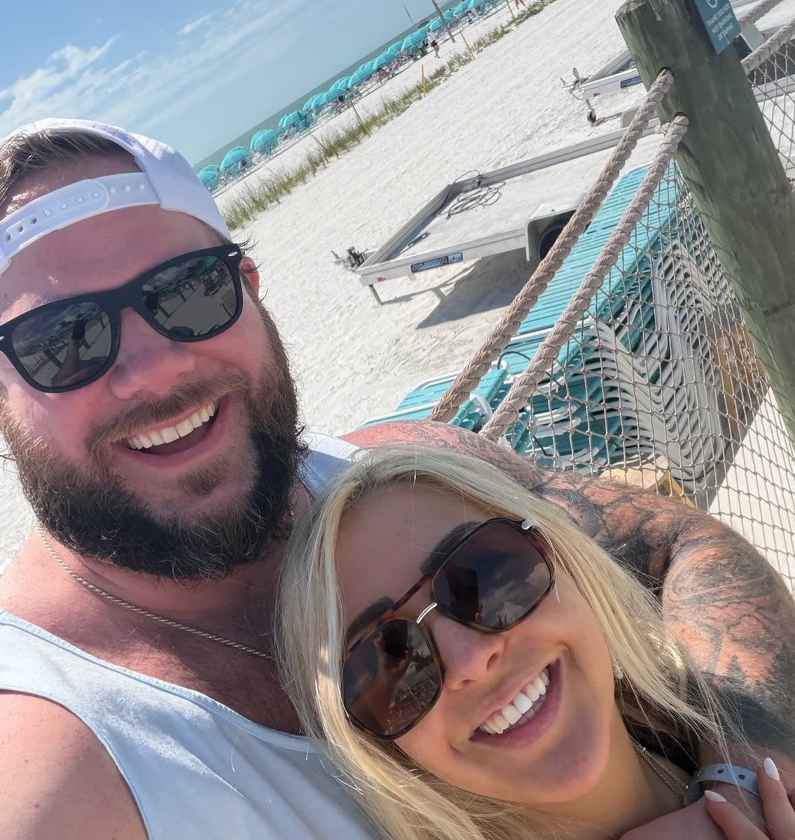 TheBigBroTea's tweet image. Jordan from Love is Blind Ohio hard launched his new girlfriend on IG. No update on whether Jordan and Amber are legally divorced yet tho #loveisblind