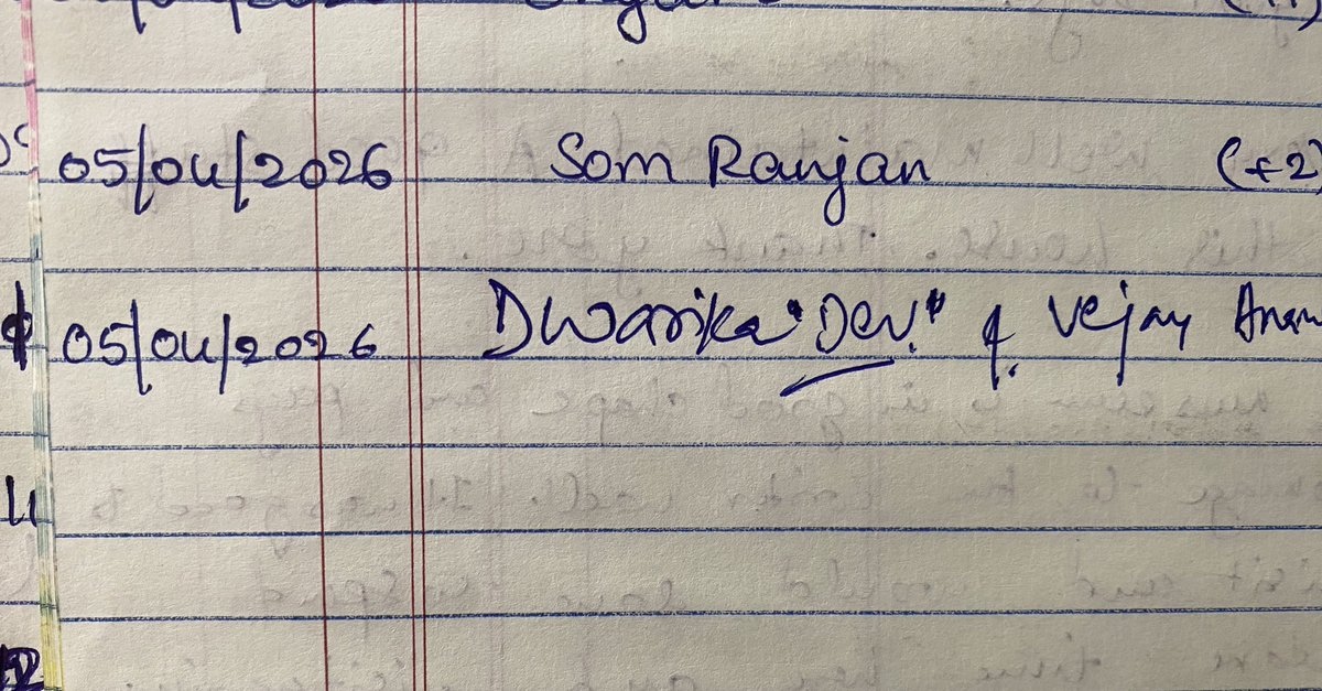 Dwari1008's tweet photo. When Dev ( my pen name ) and Vejay Anand @onlykutts met the "OG Guide" 
@p1j 
@ArunKrishnan_ https://t.co/l2KWc3x66D