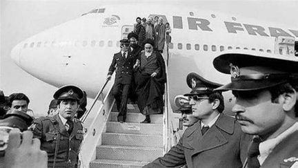 Allchina360ara1's tweet photo. Ne soyez pas surpris par le positionnement de Macron vis-à-vis de l'Iran. C'est le même depuis De Gaulle, Giscard, Chirac, Mitterrand, Hollande, etc.
C'est le tiers-mondisme pro-irano-russo-chinois.
Giscard a mis en place le régime des mollahs, faut vous renseigner. Khomeiny a atterri en Iran en 1979 dans un avion Air France.
