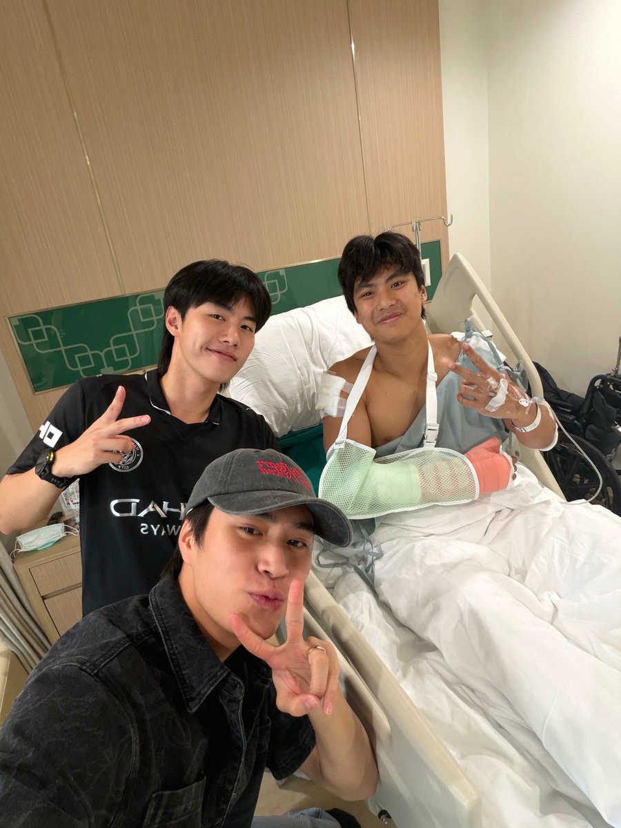 SñøwBłäcK tweet media