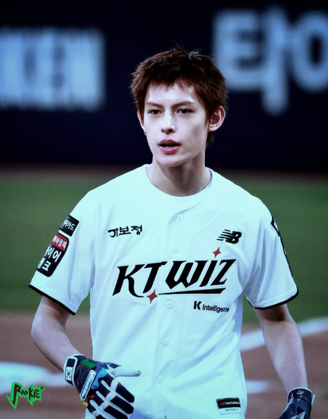 About Music tweet media