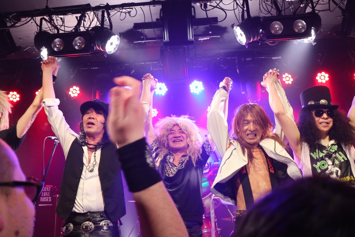 Guns Love Roses Fan tweet media