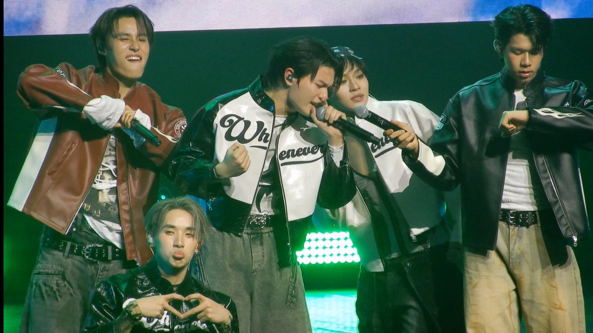 mel 🌷⌛️ tweet media