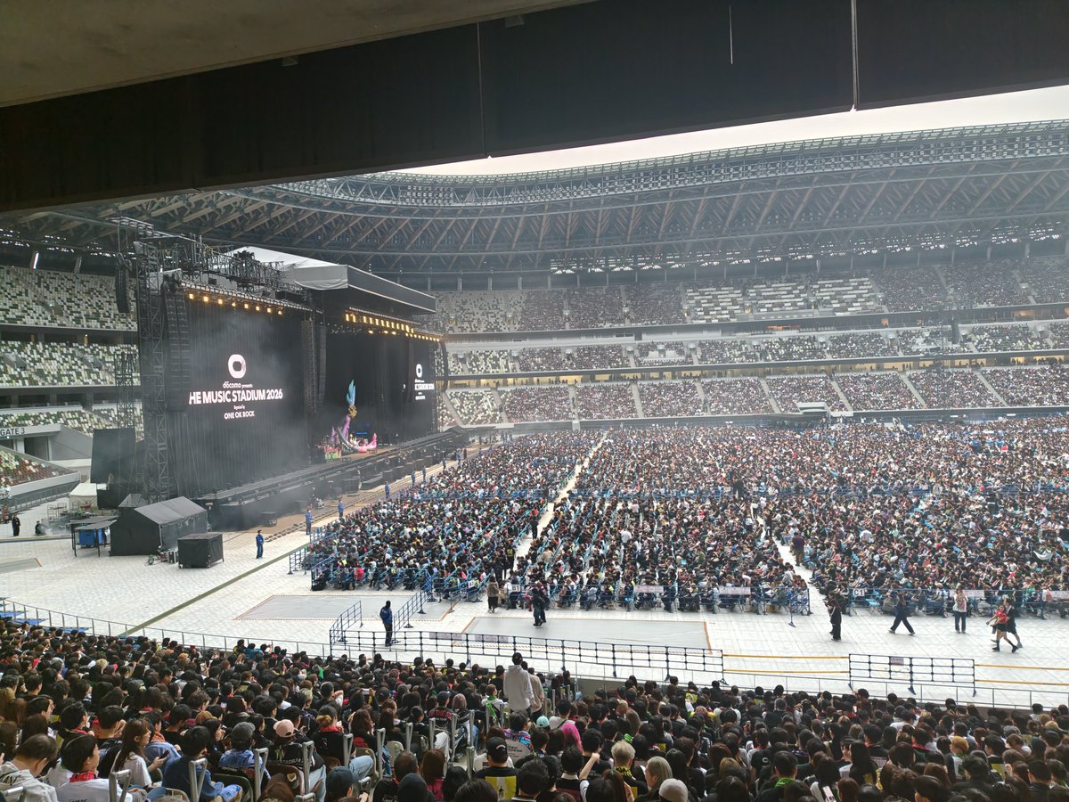 タケコプターだよ tweet media