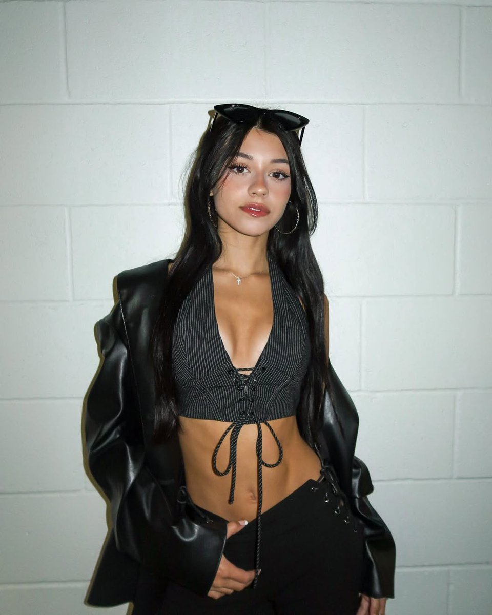 ฅ(^•ﻌ•^ฅ) tweet media