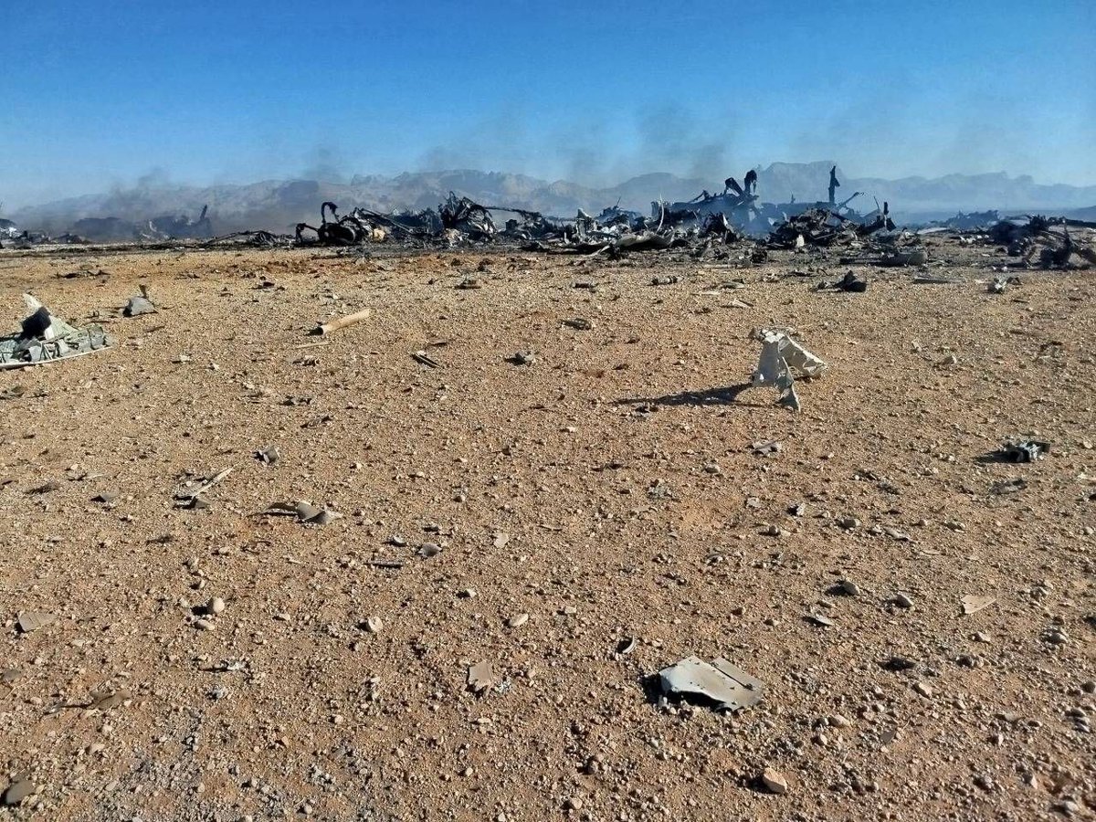 iraninmalaysia's tweet photo. Pictures of the destroyed American plane in Iran

#طبس ۲ https://t.co/ao4LnjPu4T