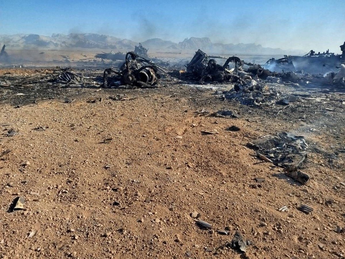 iraninmalaysia's tweet photo. Pictures of the destroyed American plane in Iran

#طبس ۲ https://t.co/ao4LnjPu4T