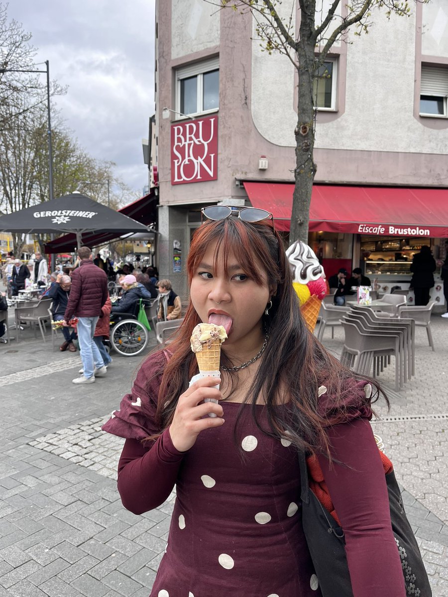 inaya🧟‍♀️⬅️ tweet media