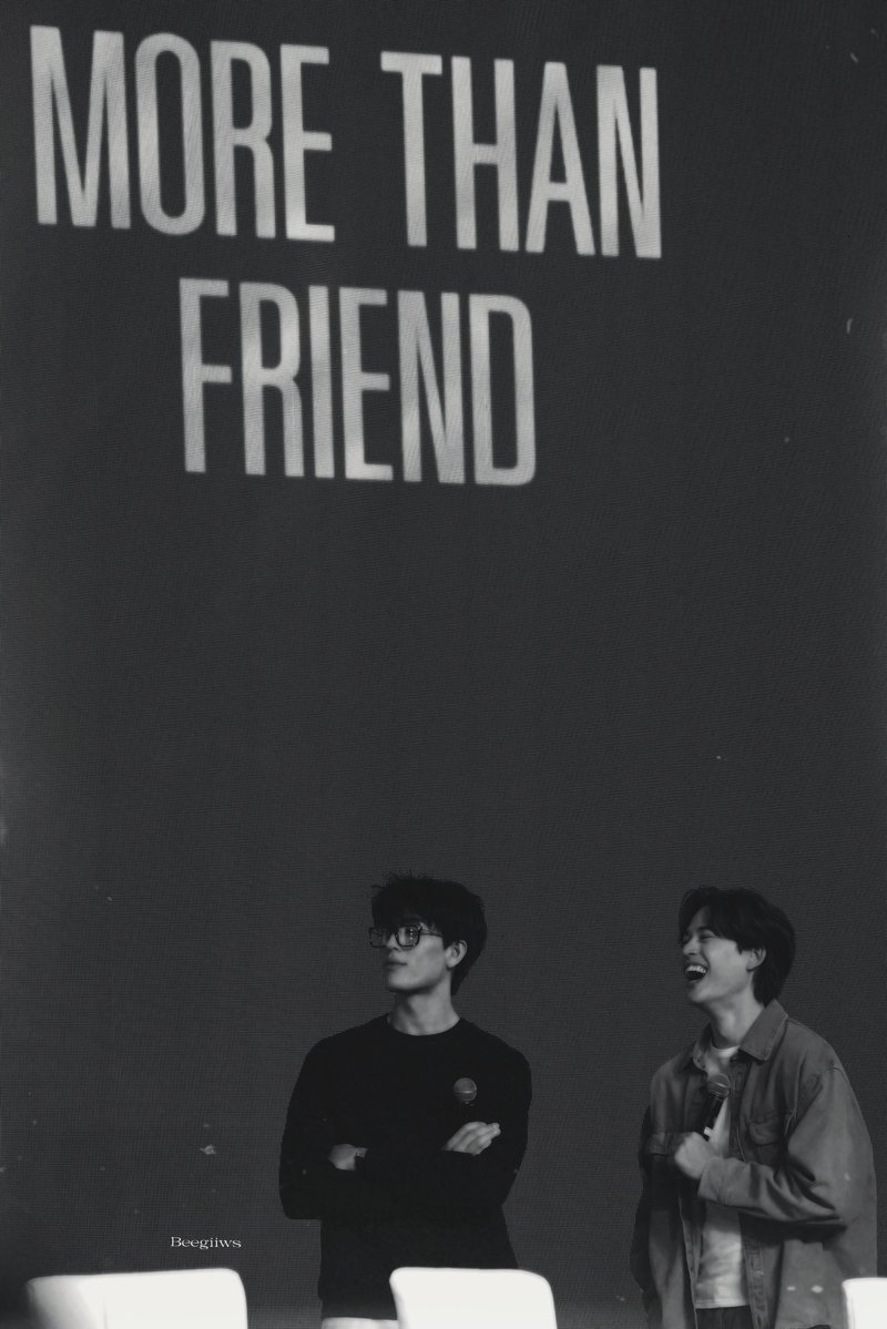 บีกวิ้น #OnlyFriendsDeamOn tweet media