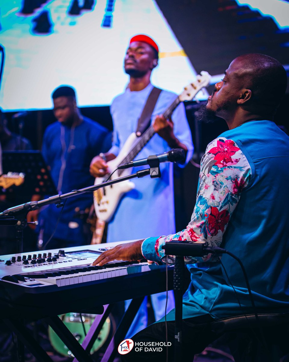 HODChurchNG's tweet photo. Setting the atmosphere for the Word, we lifted our voices in worship, demonstrating our immense gratitude to the Lamb upon the throne.
#HouseholdofDavid
#FirstService
#ResurrectionService https://t.co/Bw1Dv2DdvJ