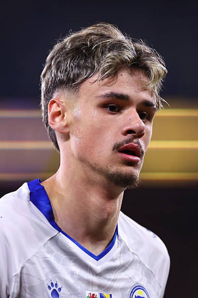 Milan Posts tweet media