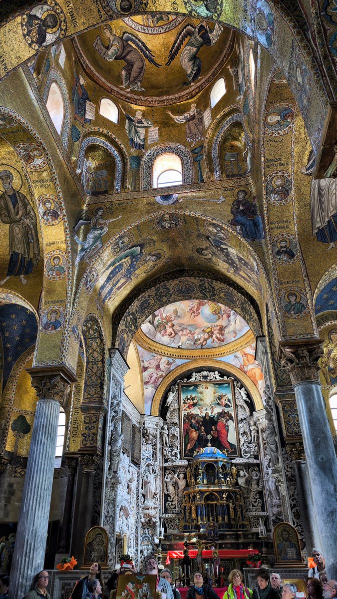 UnDestino_emm's tweet photo. Entre mosaicos dorados y siglos de historia, la Iglesia de Santa María del Almirante (La Martorana) es un auténtico tesoro de Palermo ✨ 

Cada rincón es una obra de arte que te deja sin palabras. ¿La conocías? #Palermo #ArteBizantino #Viajar https://t.co/6c1hJw4h09