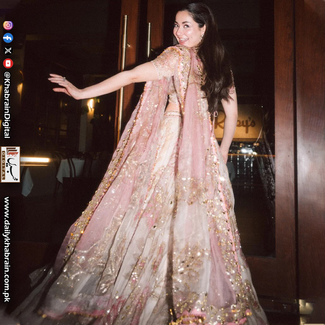 daily_khabrain's tweet image. Hania goes to wedding

#HaniaAamir #WeddingVibes #CelebrityStyle #PakistaniCelebrities #ShowbizPakistan #WeddingSeason #DesiWedding #FashionInspiration #GlamLook #TrendingNow 
#khabraindigital