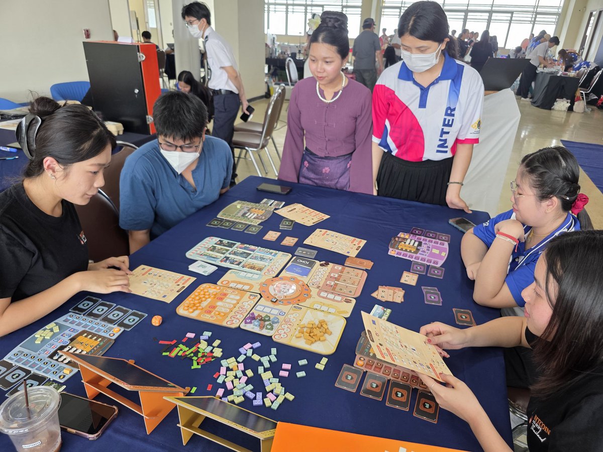 ageofbitcoin_bg's tweet photo. Age of Bitcoin is the tools for international students to open their first chapter in #Bitcoin space! 🟠💪

Thank you, BLC Chiang Mai, for an amazing event! 🙏🌏

#ModernFinanceAndFinancialInclusionInSoutheastAsia at #CMRU University 📍

#AgeOfBitcoin #BTC #boardgame #boardgames https://t.co/dBCOS4nsKb