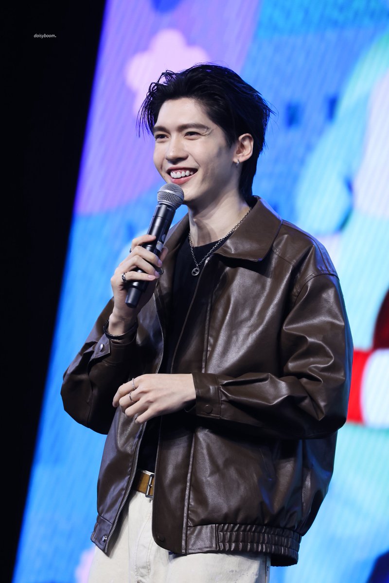 𝘥𝘢𝘪𝘴𝘺𝘣𝘰𝘰𝘮. tweet media