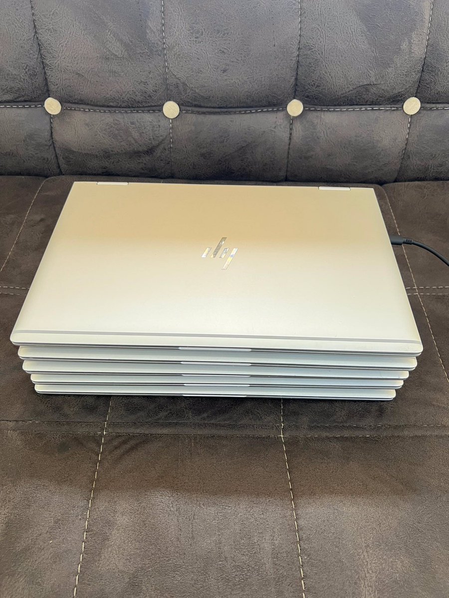 Hp Elitebook 1040 G6
Touch screen X360 convertible 
Specifications 
Processor: intel core i7
Generation: 8th gen
Memory: 16gb ram
Storage: 256gb ssd
Keyboard light: ✅
Face ID ✅
Fingerprint: ✅
Screen size: 14 inch 
Battery health: 3hrs plus 
Price 🏷️ 470k
☎️08132361644
