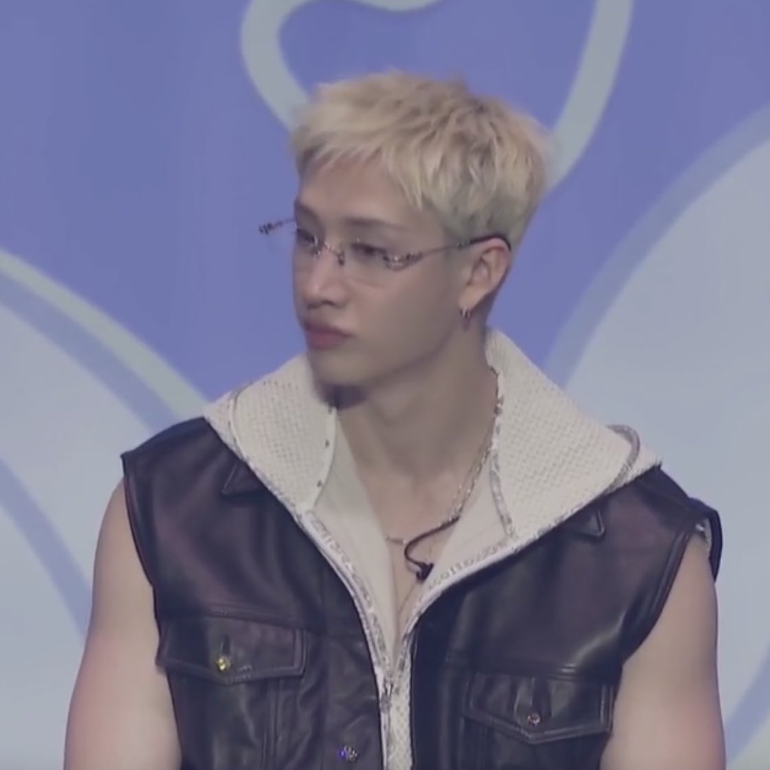 hourly bang chan tweet media