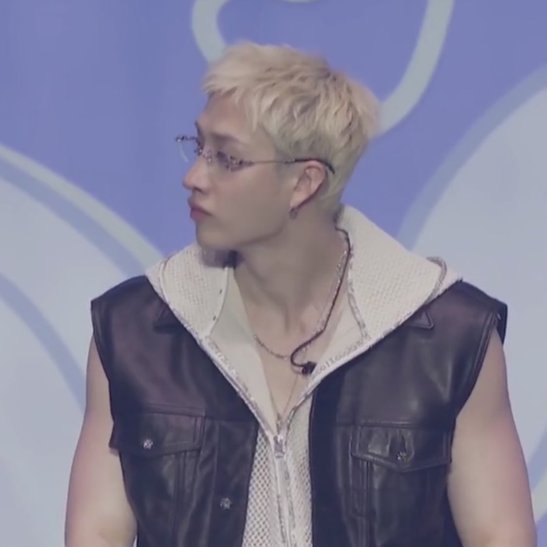 hourly bang chan tweet media