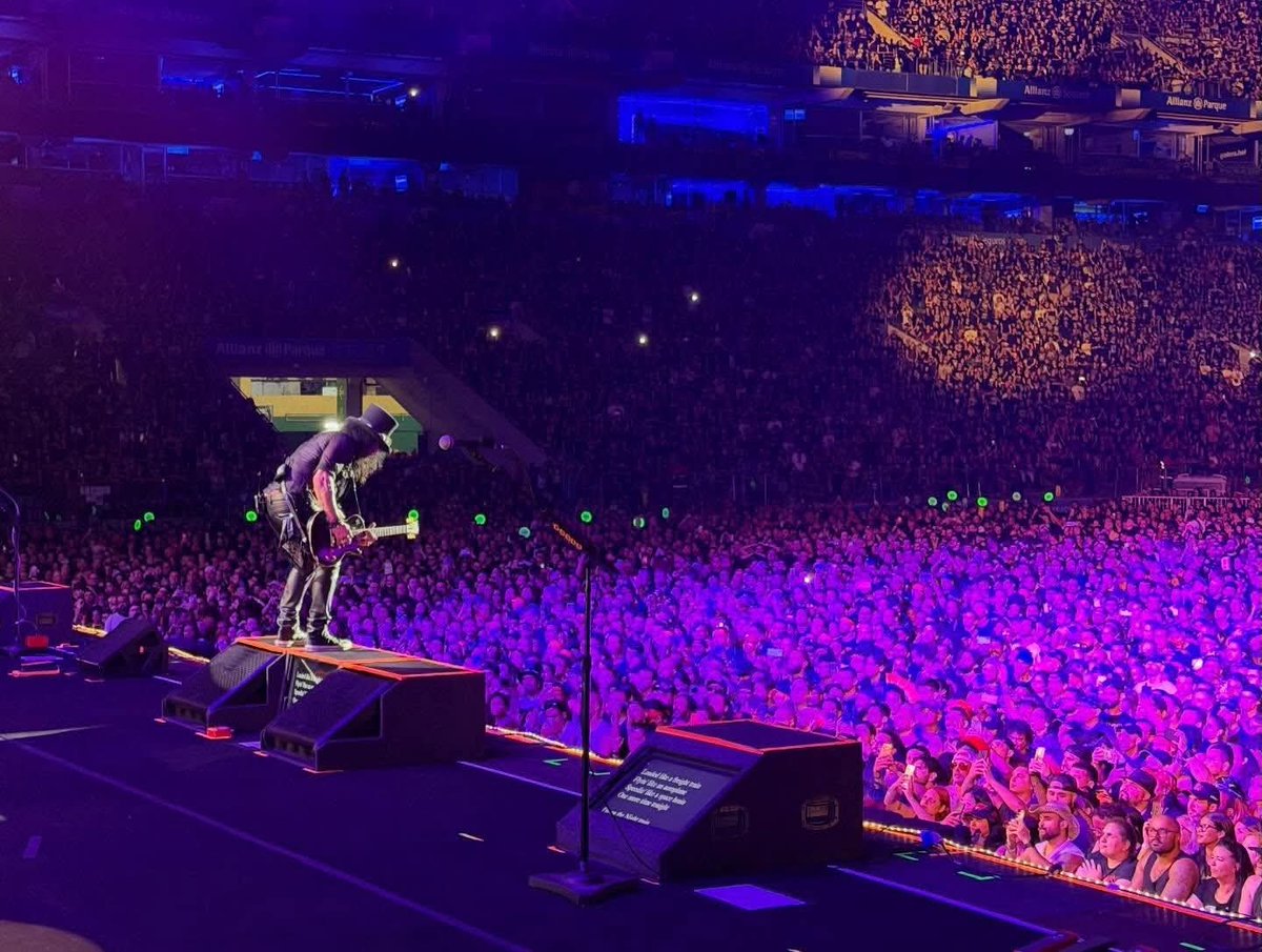 Guns N' Roses France tweet media