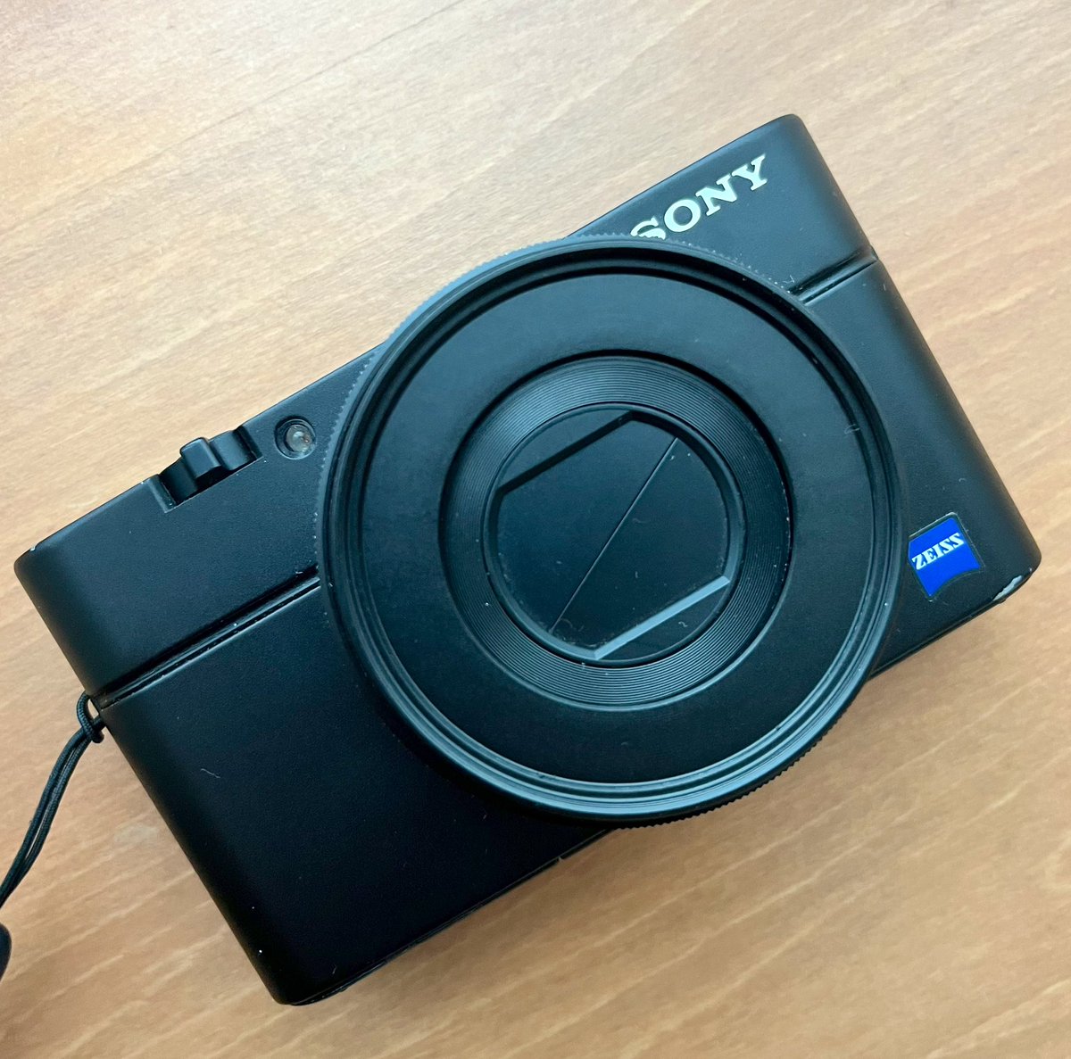 悲報…父から譲ってもらったRX100… 1ヶ月で故障 SONYの修理対象期間が