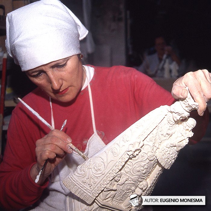 EugenioMonesma's tweet photo. ✝️ En estos días de #SemanaSanta seguro que has visto esculturas #religiosas en las procesiones.
En 1999, gracias al taller "El Arte Cristiano" , conocí el trabajo artesanal que hay detrás de estas imágenes religiosas.
📽️ Documental COMPLETO (22'): https://t.co/WILu6nyTxo https://t.co/H357POgLzP
