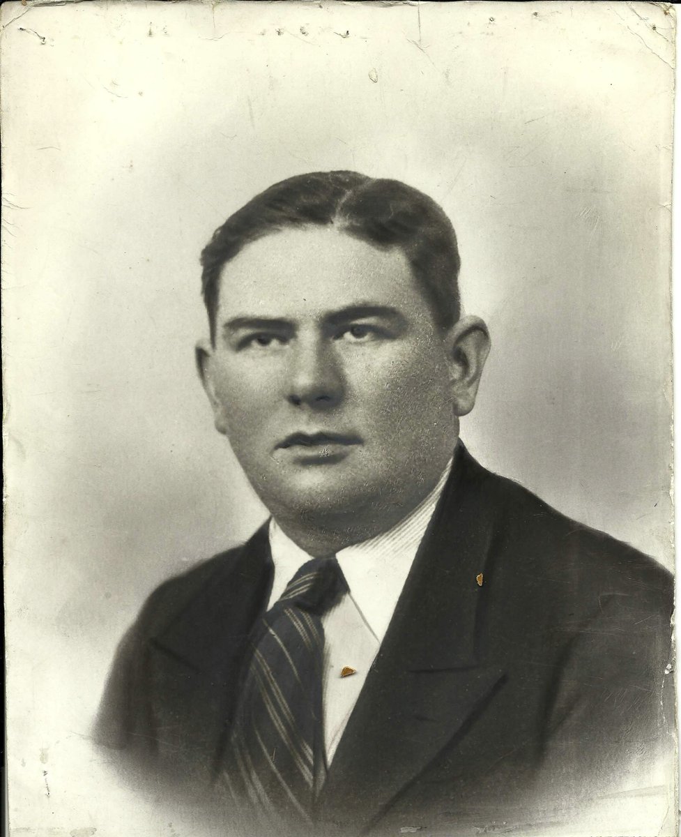 ANPIRomaPosti's tweet image. Operaio comunista dei #GAP milanesi, #WalterPerotti venne arrestato dai fascisti il #7aprile 1944.Torturato per 3 giorni, per fiaccarlo gli mostrarono la moglie percossa e insultata.Non servì a nulla, così il #10aprile i militi della #GNR lo uccisero con una pugnalata alla gola.