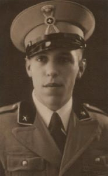 ANPIRomaPosti's tweet photo. Veterano prima del #FronteOccidentale e d’#Africa, ferito 6 volte in guerra, #GastoneGiacomini dopo l’#Armistizio si arruolò nell'88º Reggimento fanteria del Gruppo di combattimento "Friuli" col grado di capitano. Cadde sul fronte del #Senio, il #10aprile 1945.Aveva 32 anni. https://t.co/tuqAaHmEEh