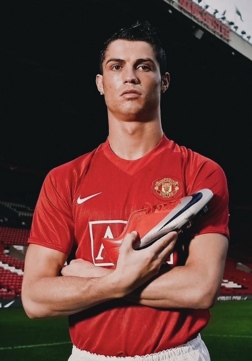 عالم كريستيانو tweet media