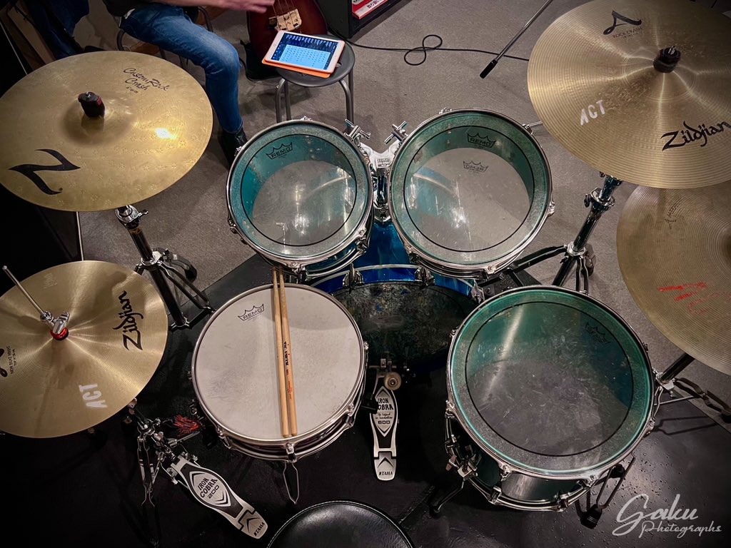 GakuRosh's tweet image. 🤟🤟🤟
今日はFake びーんの練習
来週末はLiveなんで•••
#yokotabasestudio #アクト町田 
#fakemoon