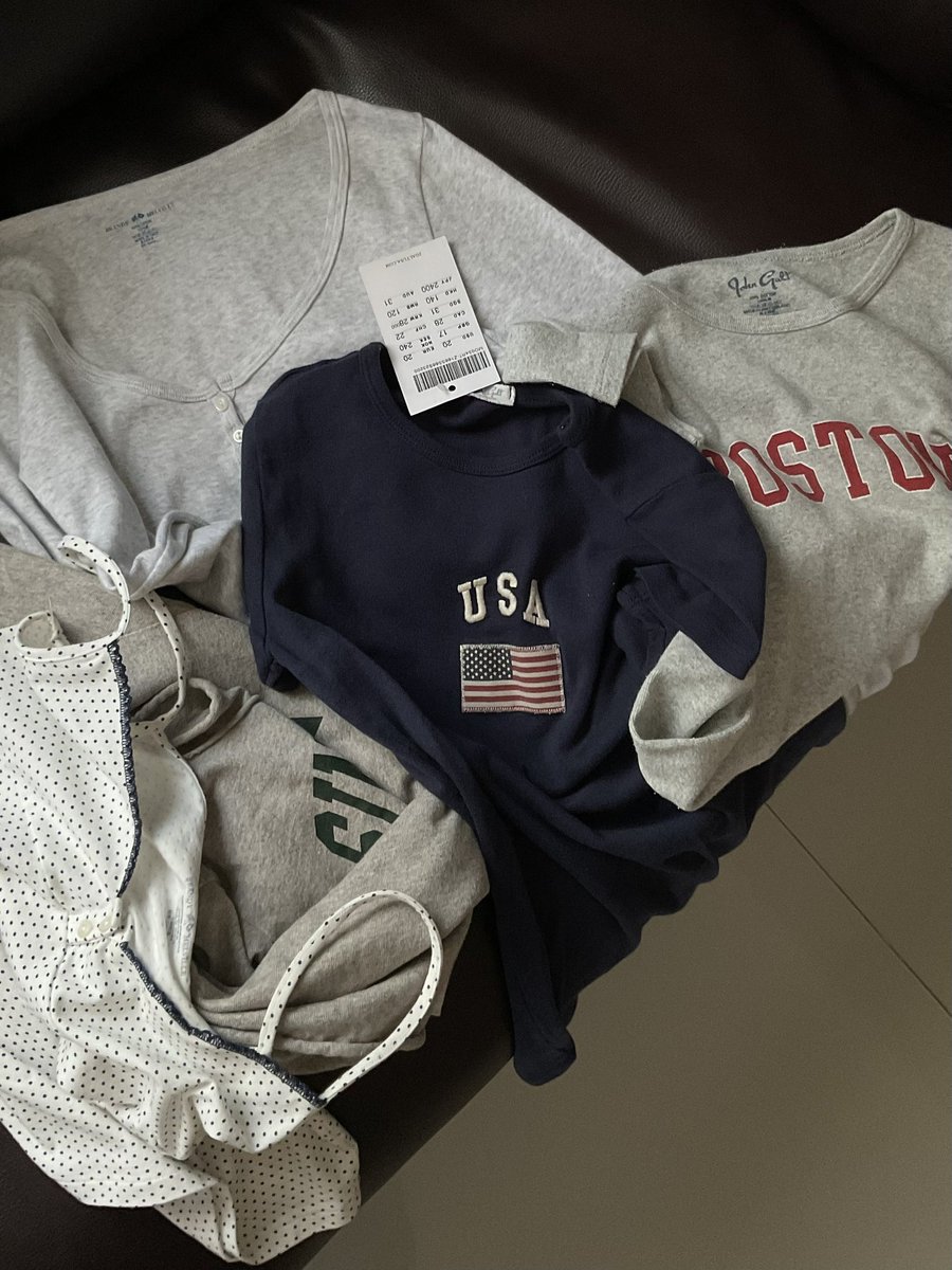 ส่งต่อ Brandy Melville kaa มือ1 มือ2 (มีไม่เยอะค่ะ)🙏🏻
ค่าส่ง40บาทไม่บวกเพิ่ม 📦
(ปัก,รี ลด10บาท)
🤍Ig:usedbyppunn 
ลง 5/4/26 เวลา 20.00 น.👩🏻‍❤️‍💋‍👩🏻

#โล๊ะตู้ #ส่งต่อเสื้อผ้า #เสื้อผ้ามือสอง #ส่งต่อเครื่องสำอางค์ #ส่งต่อbrandy #brandymelvillethailand #ส่งต่อbirkenstock