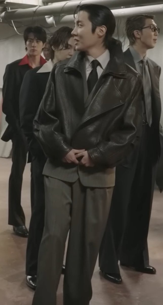 深深with hobi till the end 🐿️🎀 tweet media