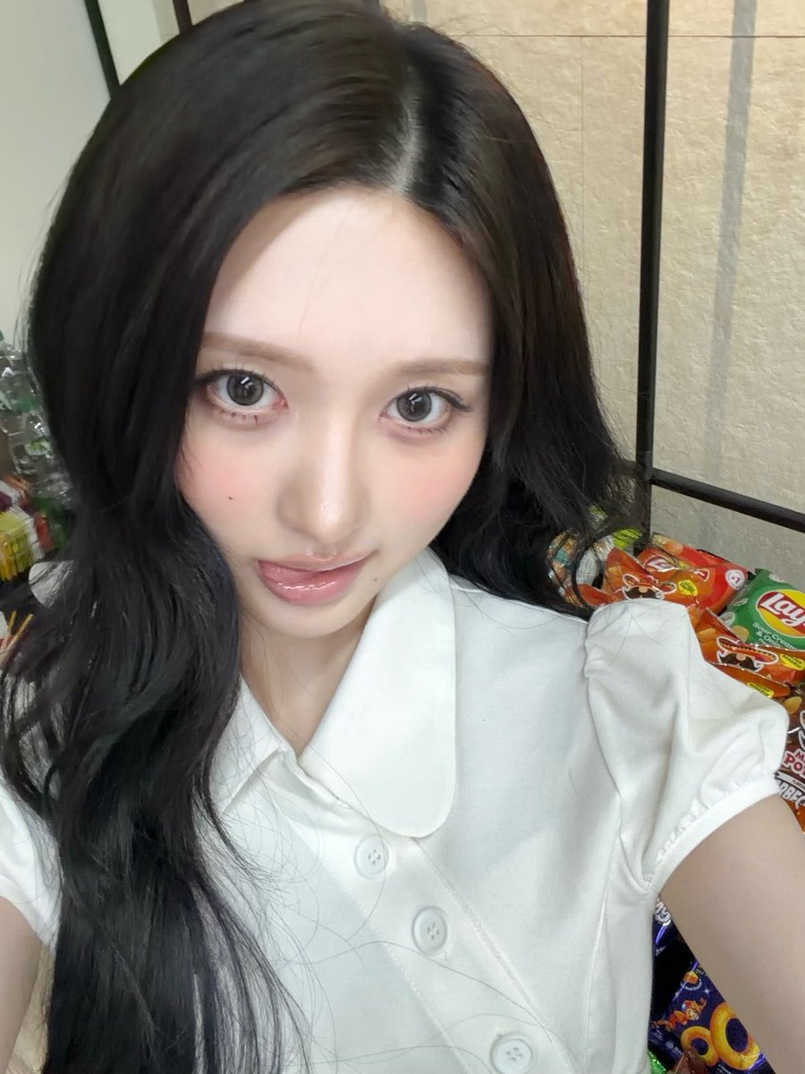 gaeul pics tweet media