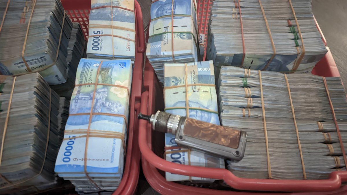 ༺ঔৣϴঔৣ༻ tweet media