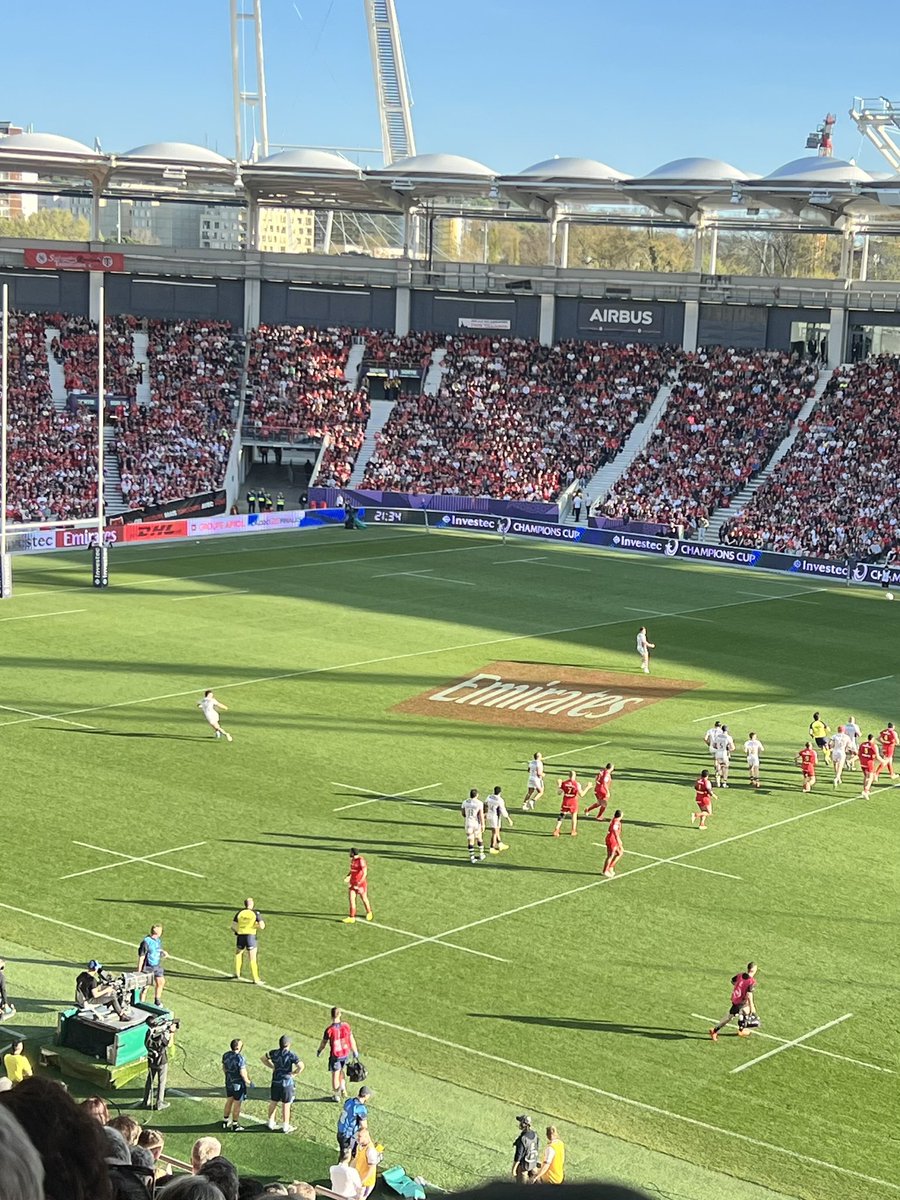 Axel_Pawelski's tweet photo. 🔴⚫️ Belle victoire du @StadeToulousain après un nouveau grand banquet très réussi au Hall8 ☀️ #STBB https://t.co/uF3qB6cYHt