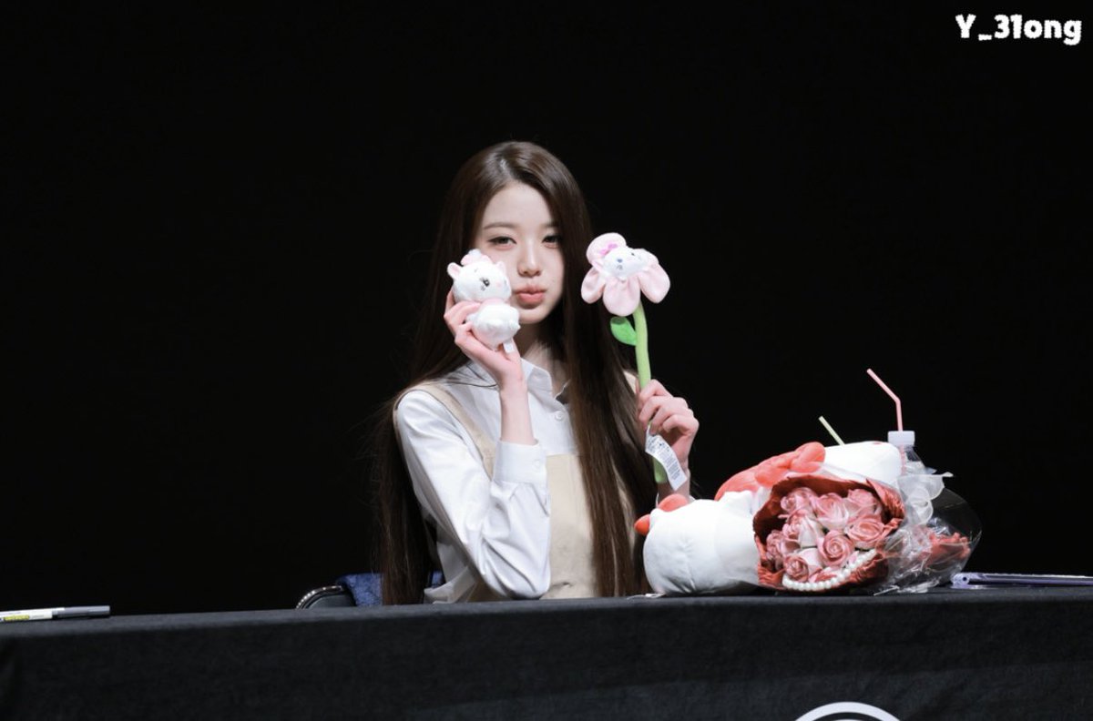 Y_31ong's tweet photo. 260314 팬싸
공주야..

#아이브 #IVE #장원영 #원영 #WONYOUNG https://t.co/bzV4WBUHKF